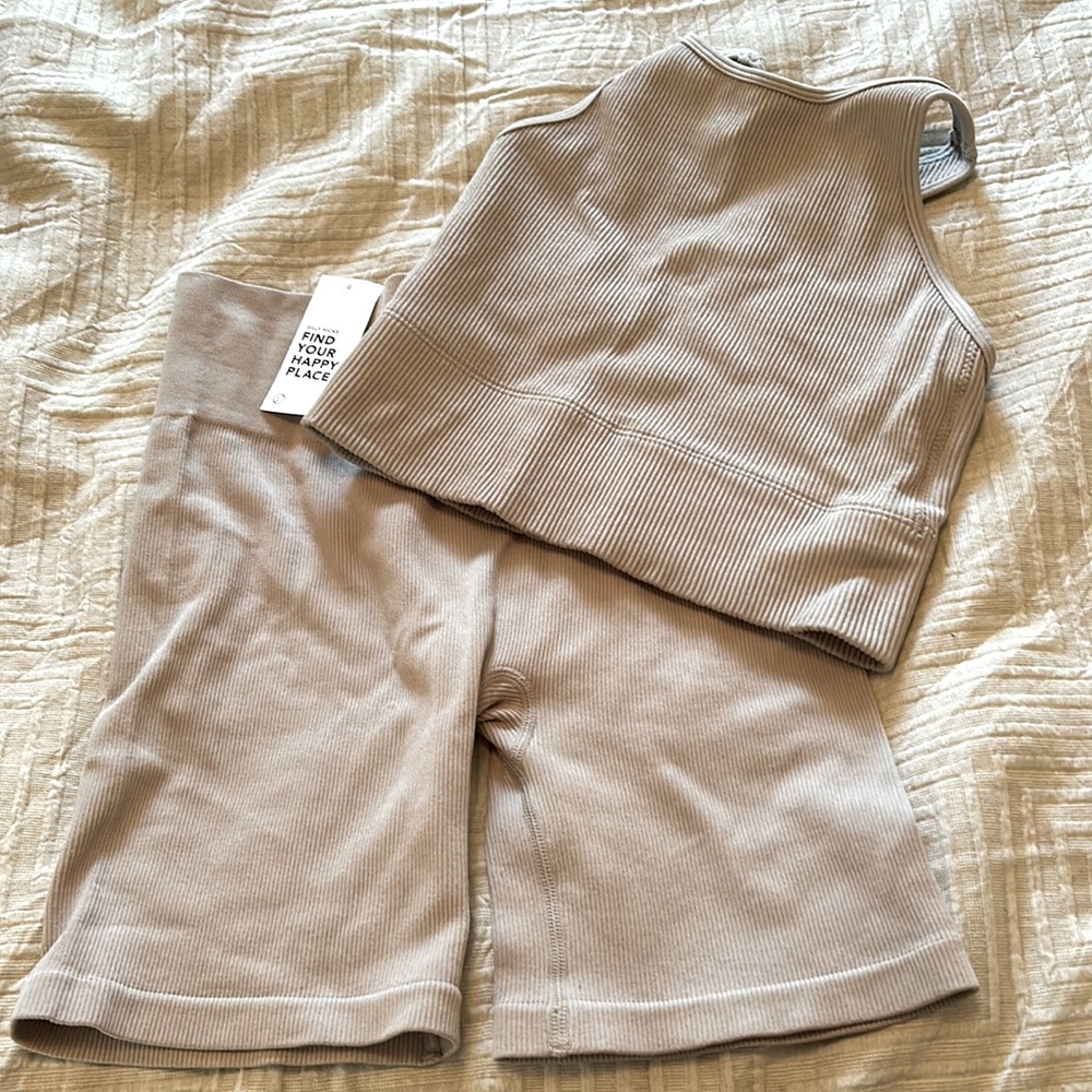 Gilly Hicks Ribbed Set. Beige. Size S. NEW WITH TAGS.